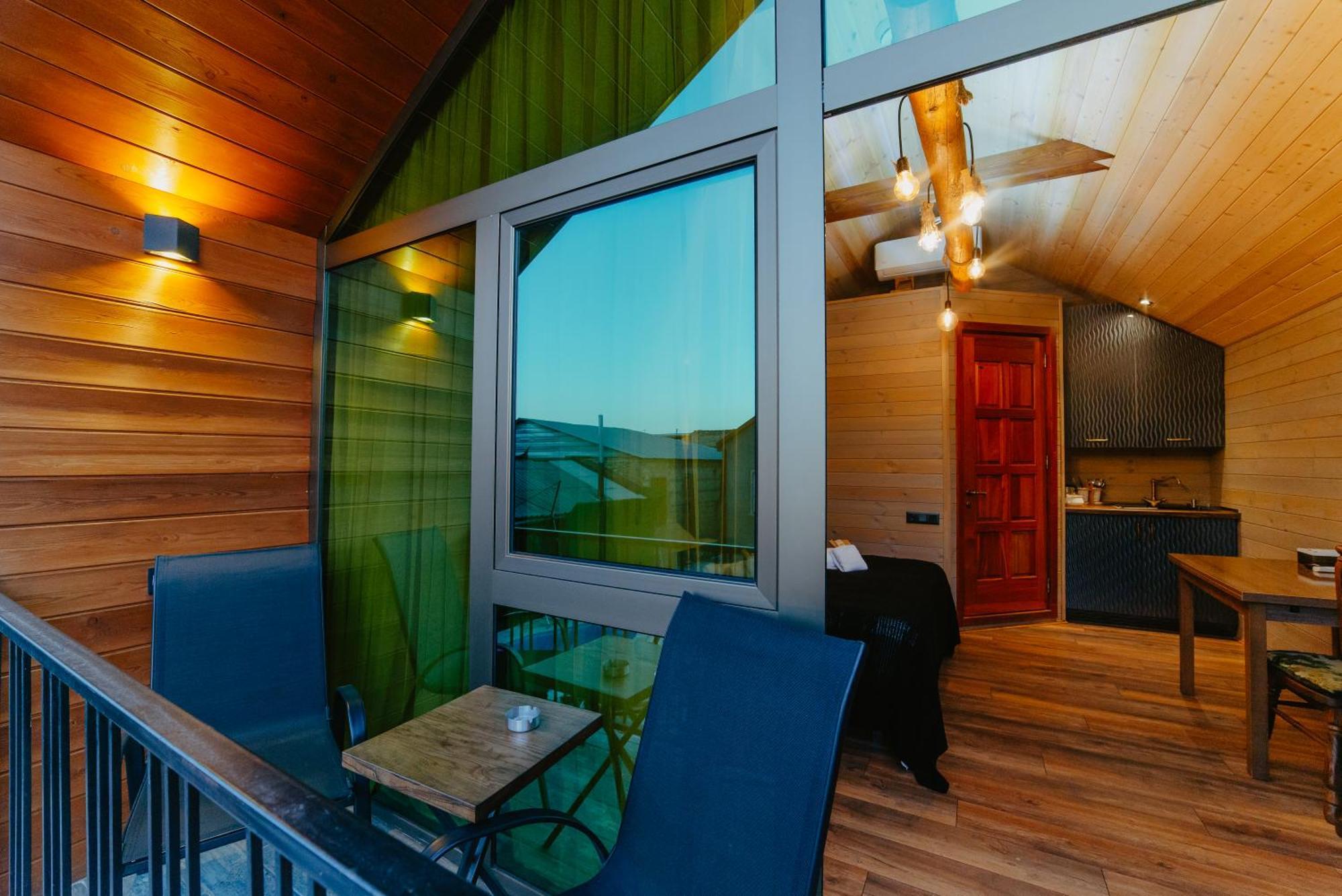 Wanderholic Hotel Telavi Luaran gambar